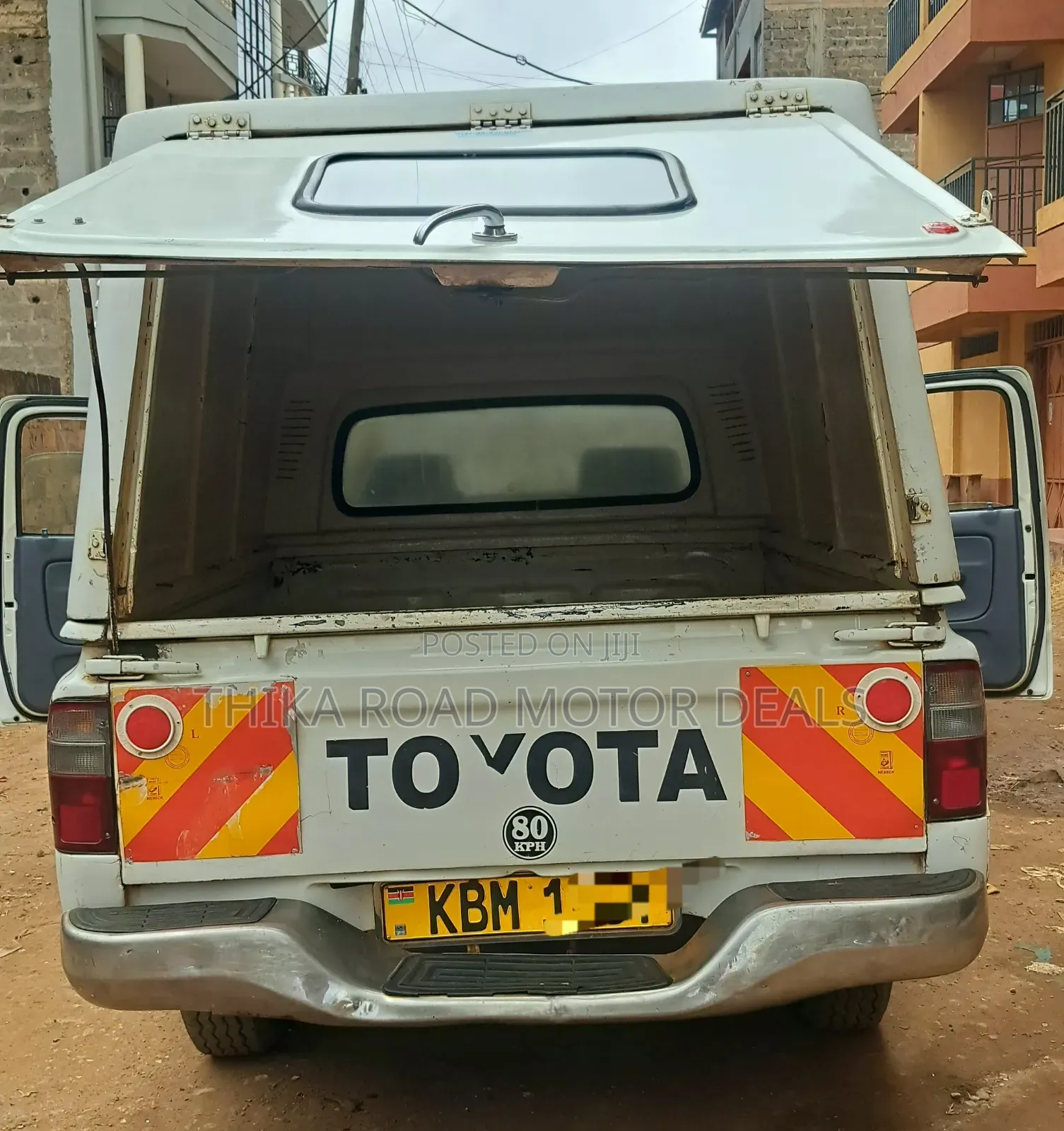 Toyota Hilux 2004 White