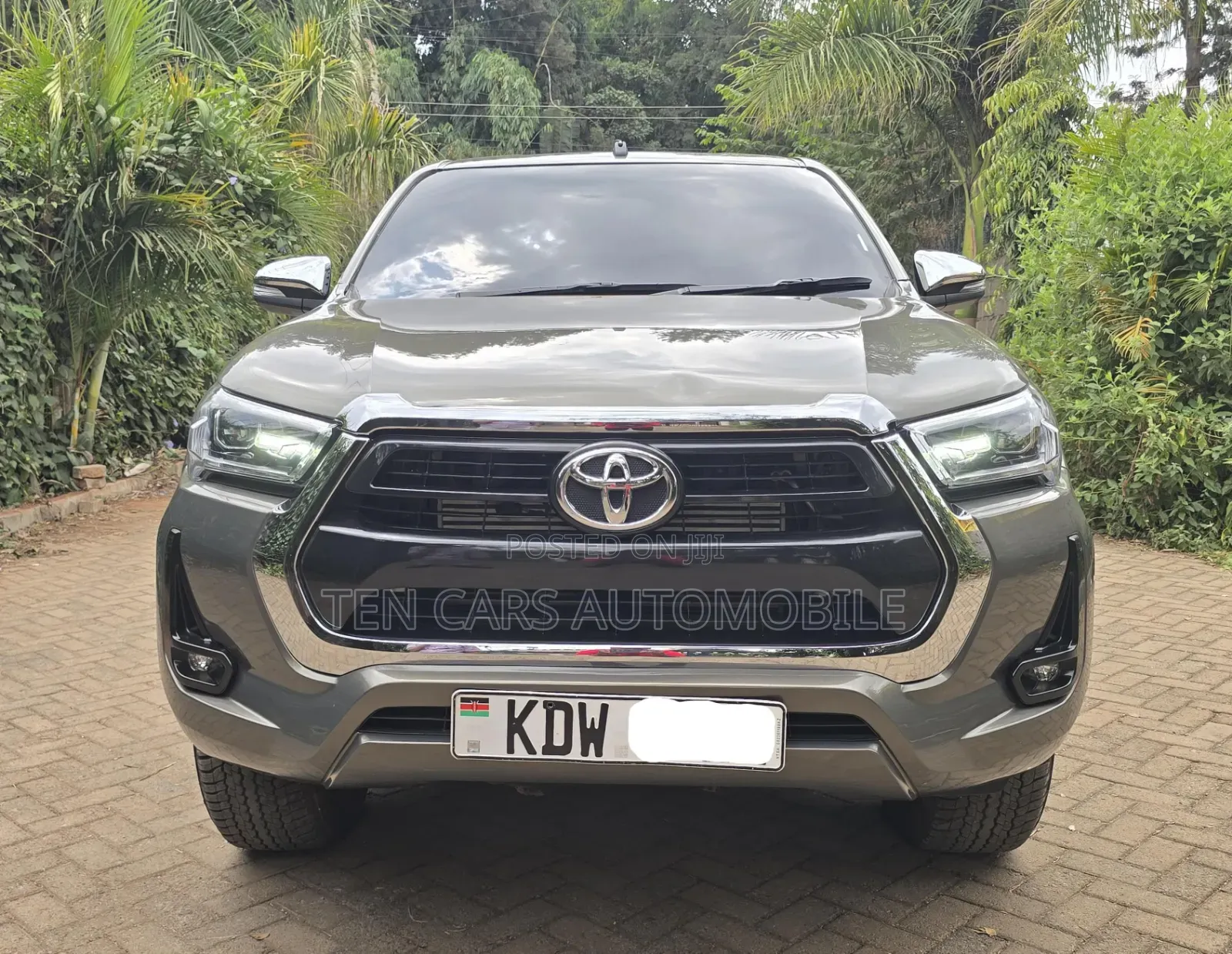 Toyota Hilux 2025 Gray