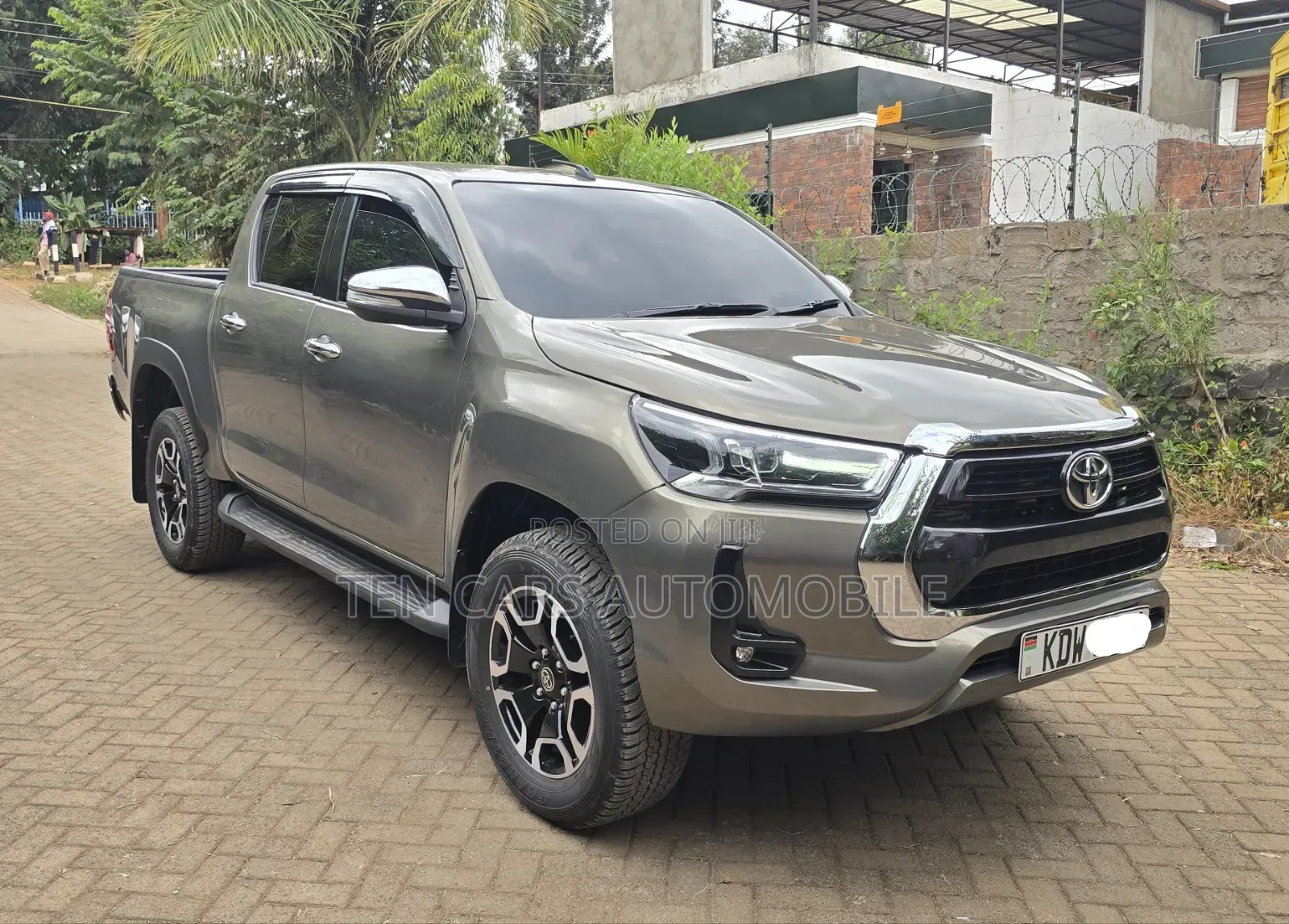 Toyota Hilux 2025 Gray