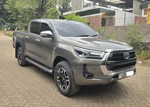 Toyota Hilux 2025 Gray