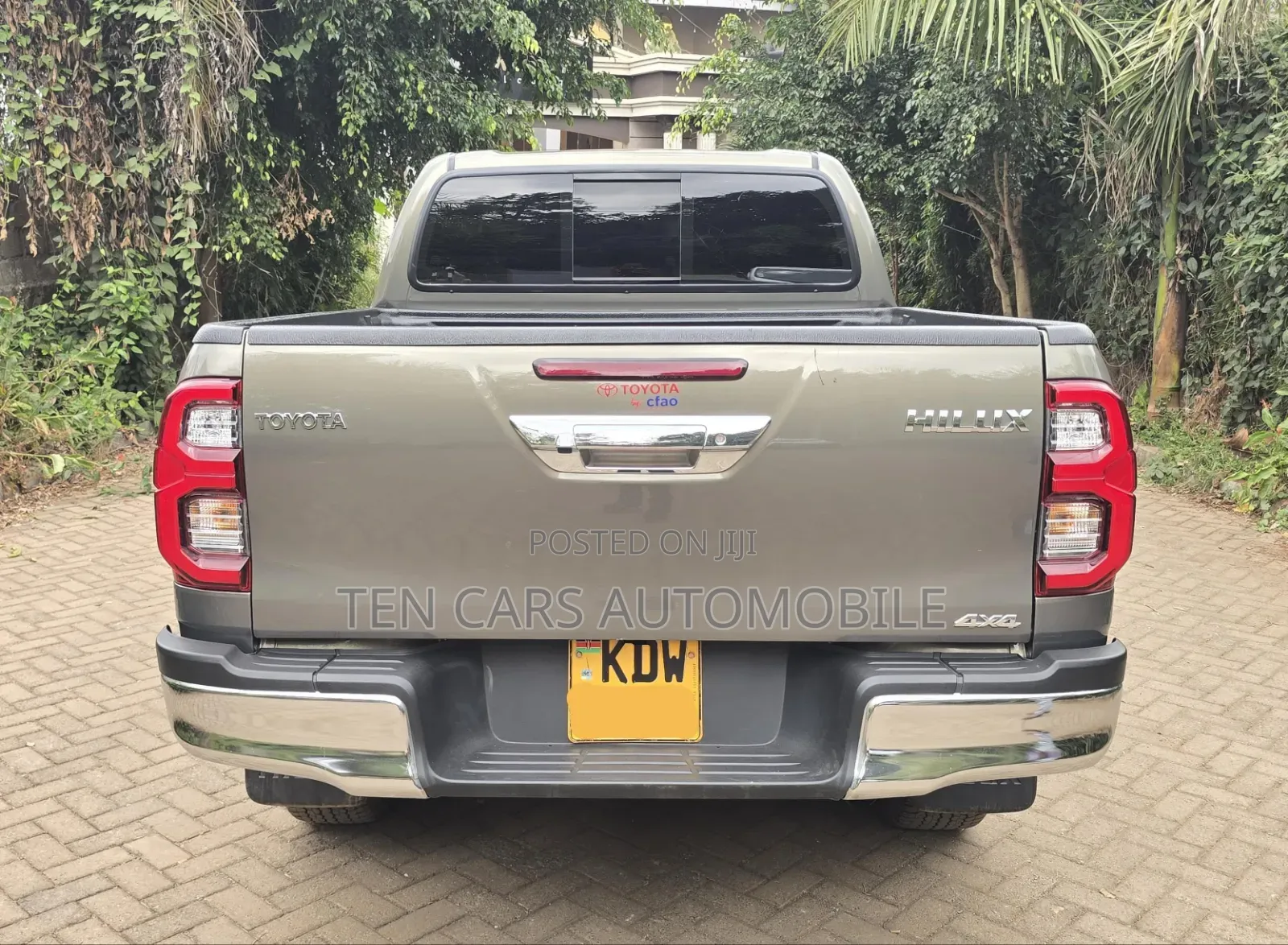 Toyota Hilux 2025 Gray