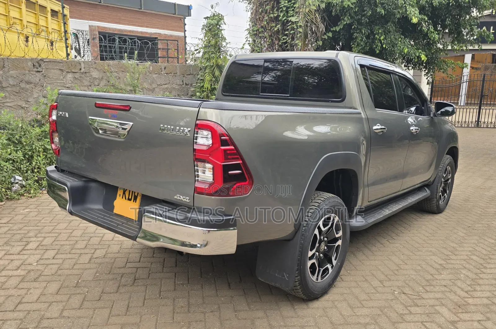 Toyota Hilux 2025 Gray