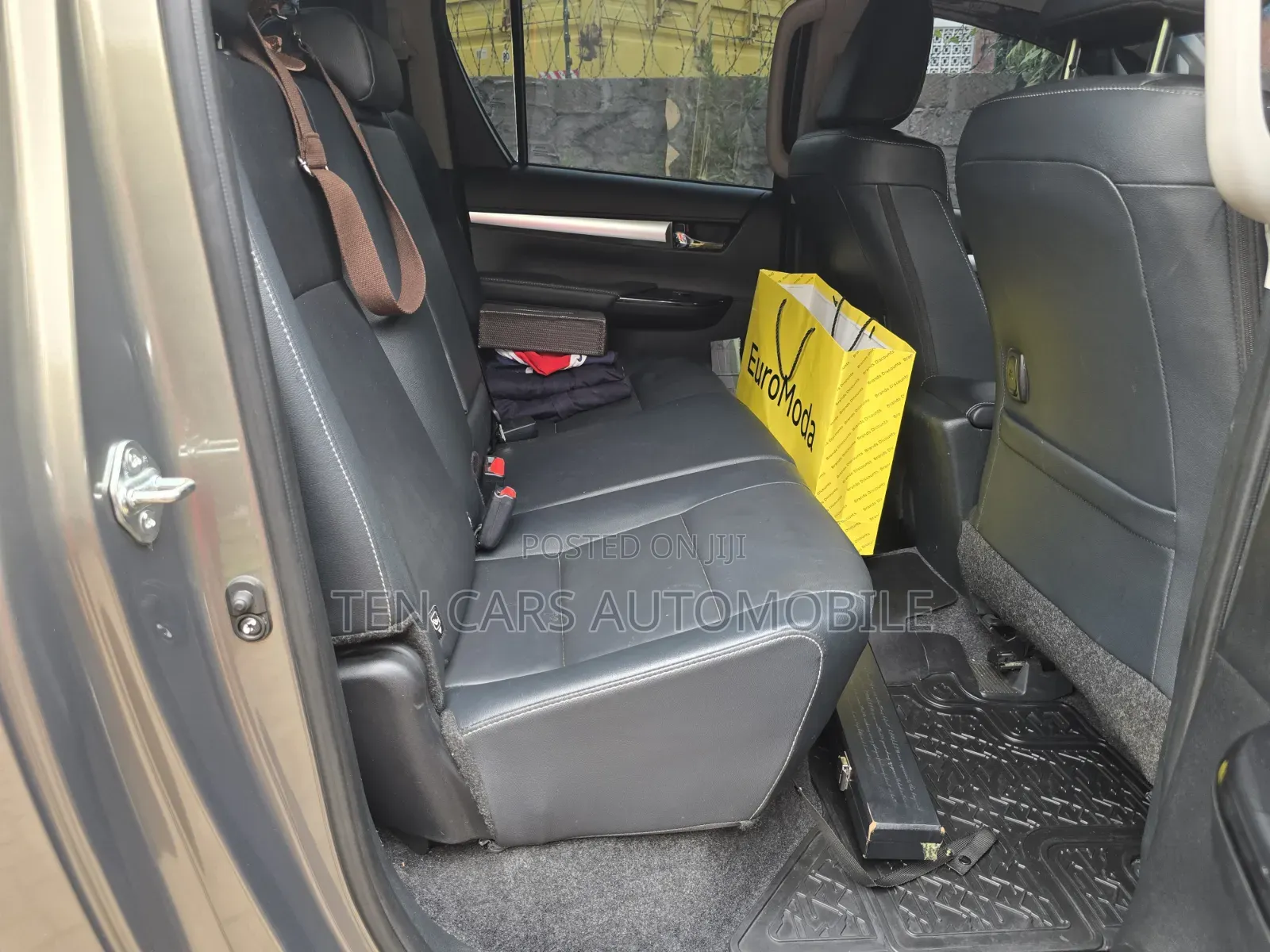 Toyota Hilux 2025 Gray
