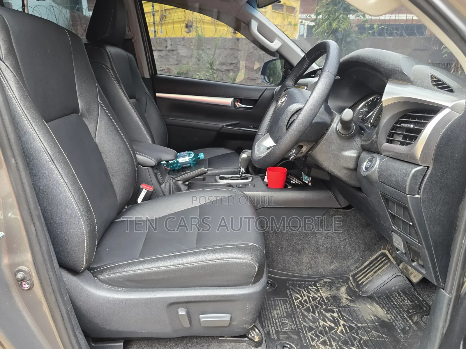 Toyota Hilux 2025 Gray