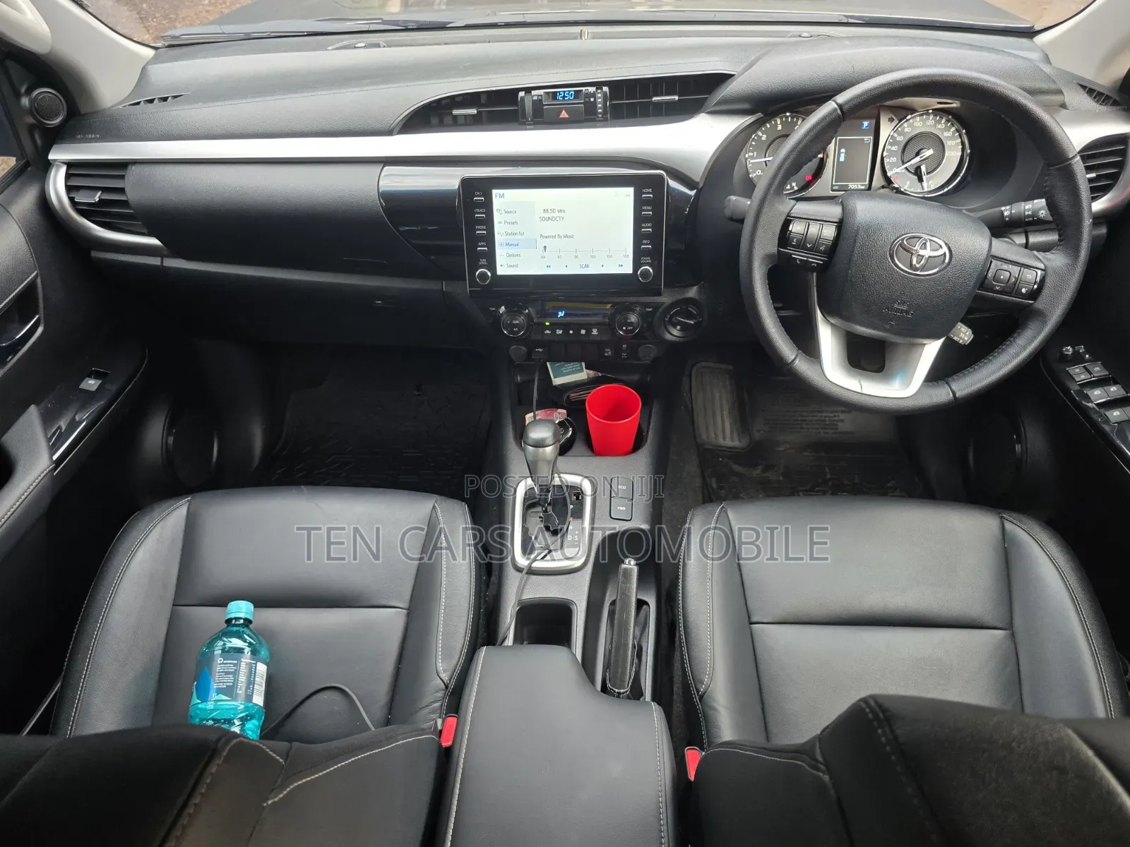 Toyota Hilux 2025 Gray