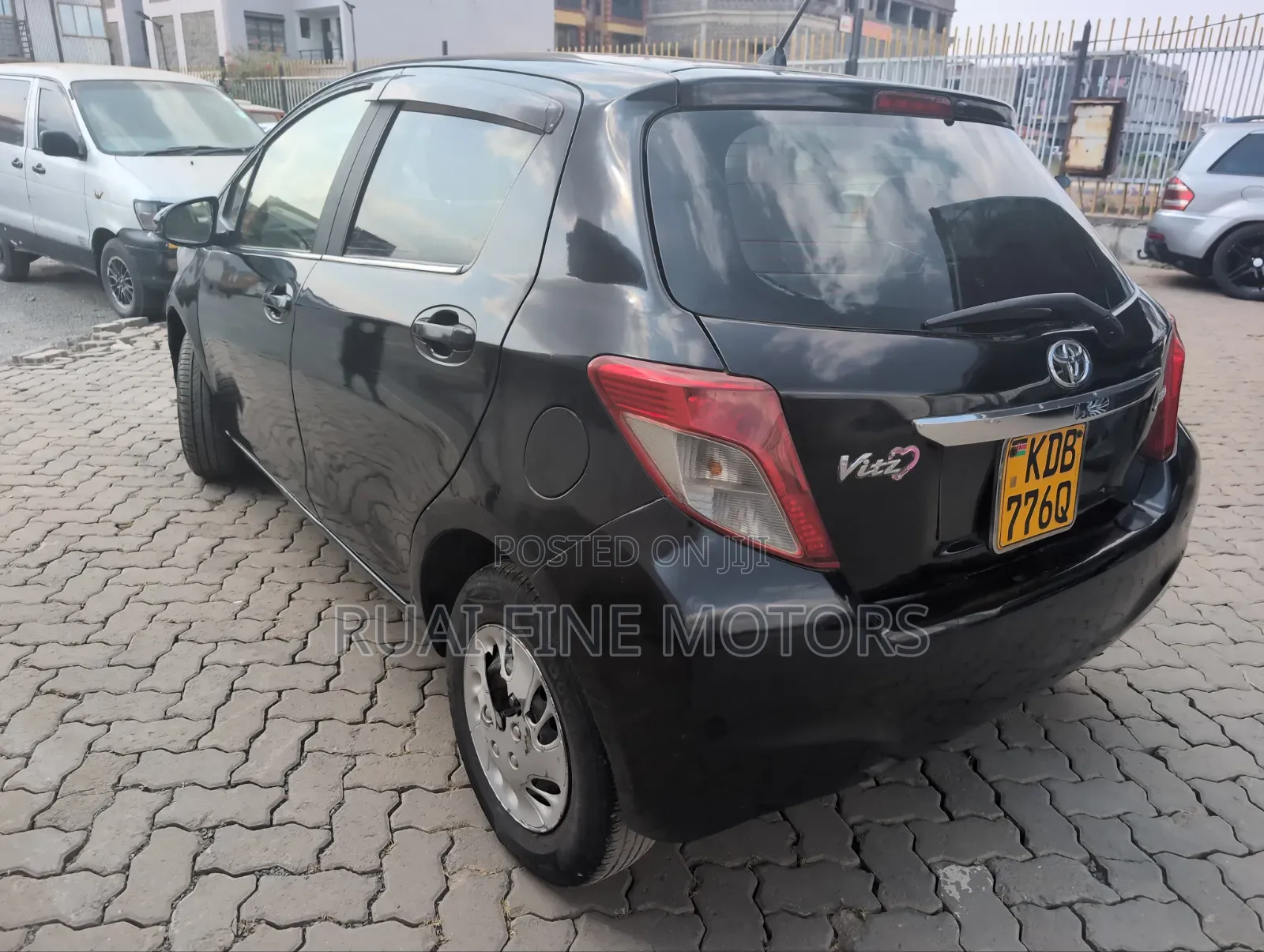 Toyota Vitz 2013 Black