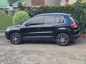 Volkswagen Tiguan 2011 Black