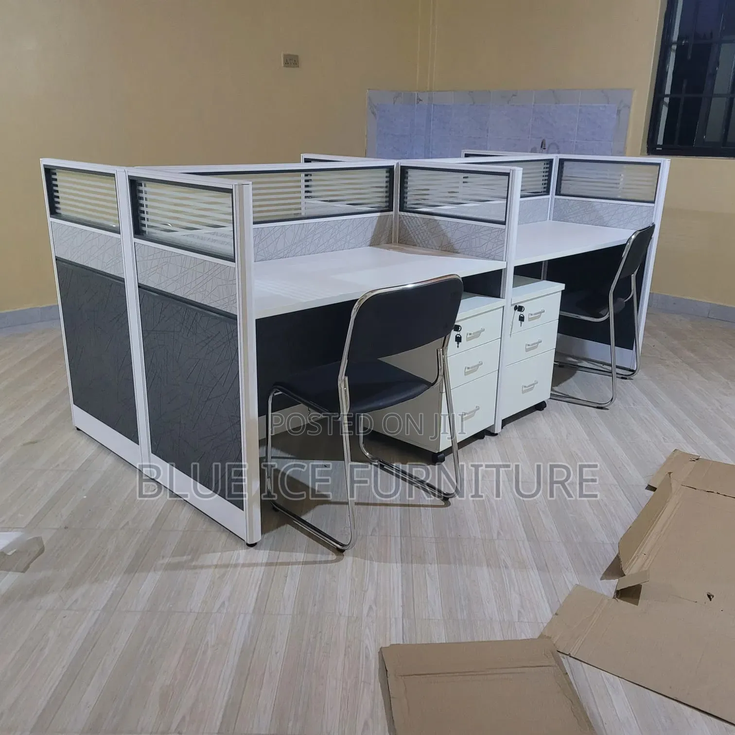 Modern 4 Way Cubicle Workstation Desk Set