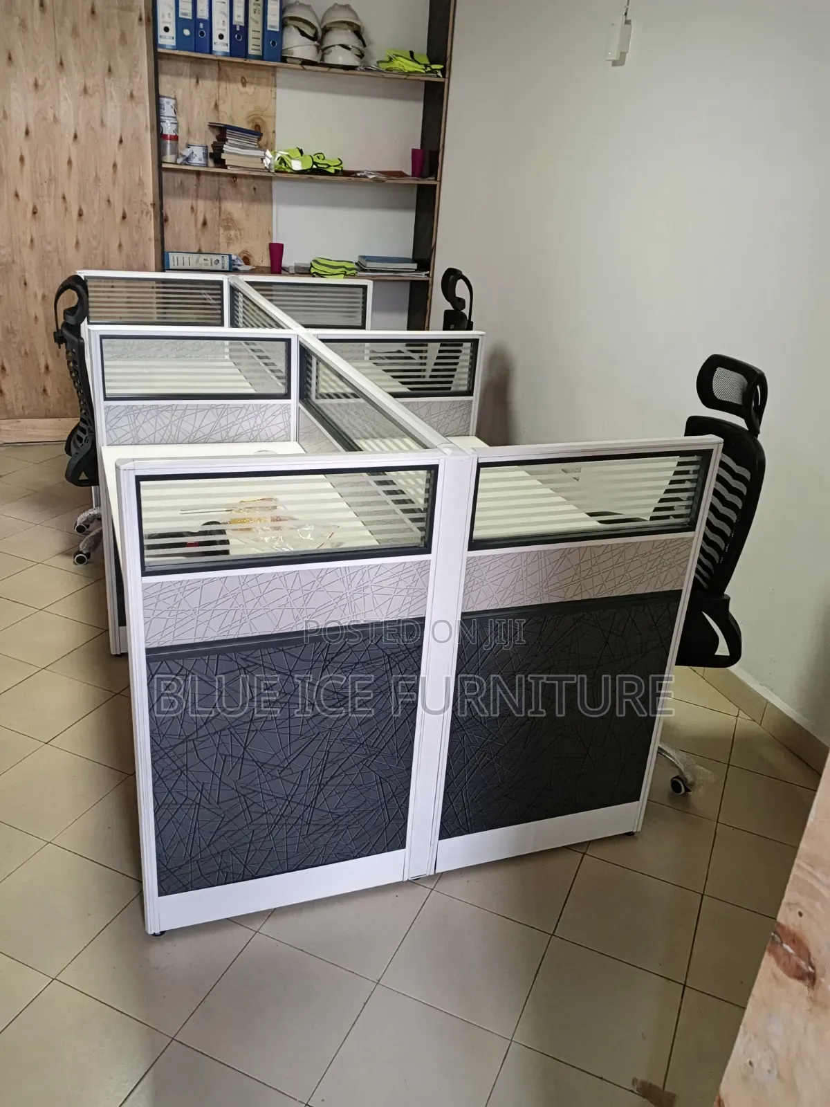Modern 4 Way Cubicle Workstation Desk Set
