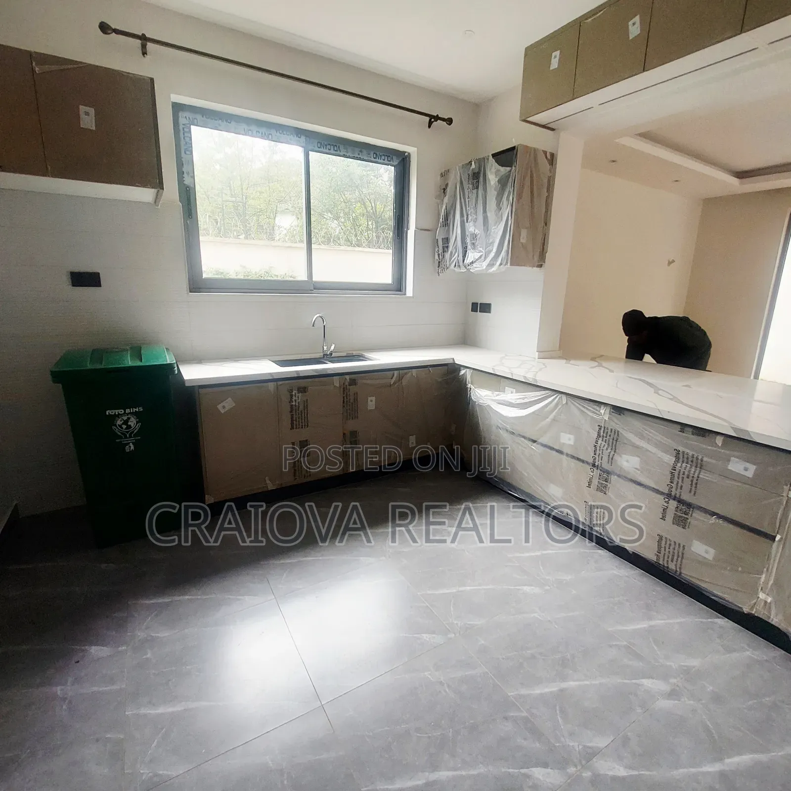 6bdrm Villa in Valley Arcade for sale
