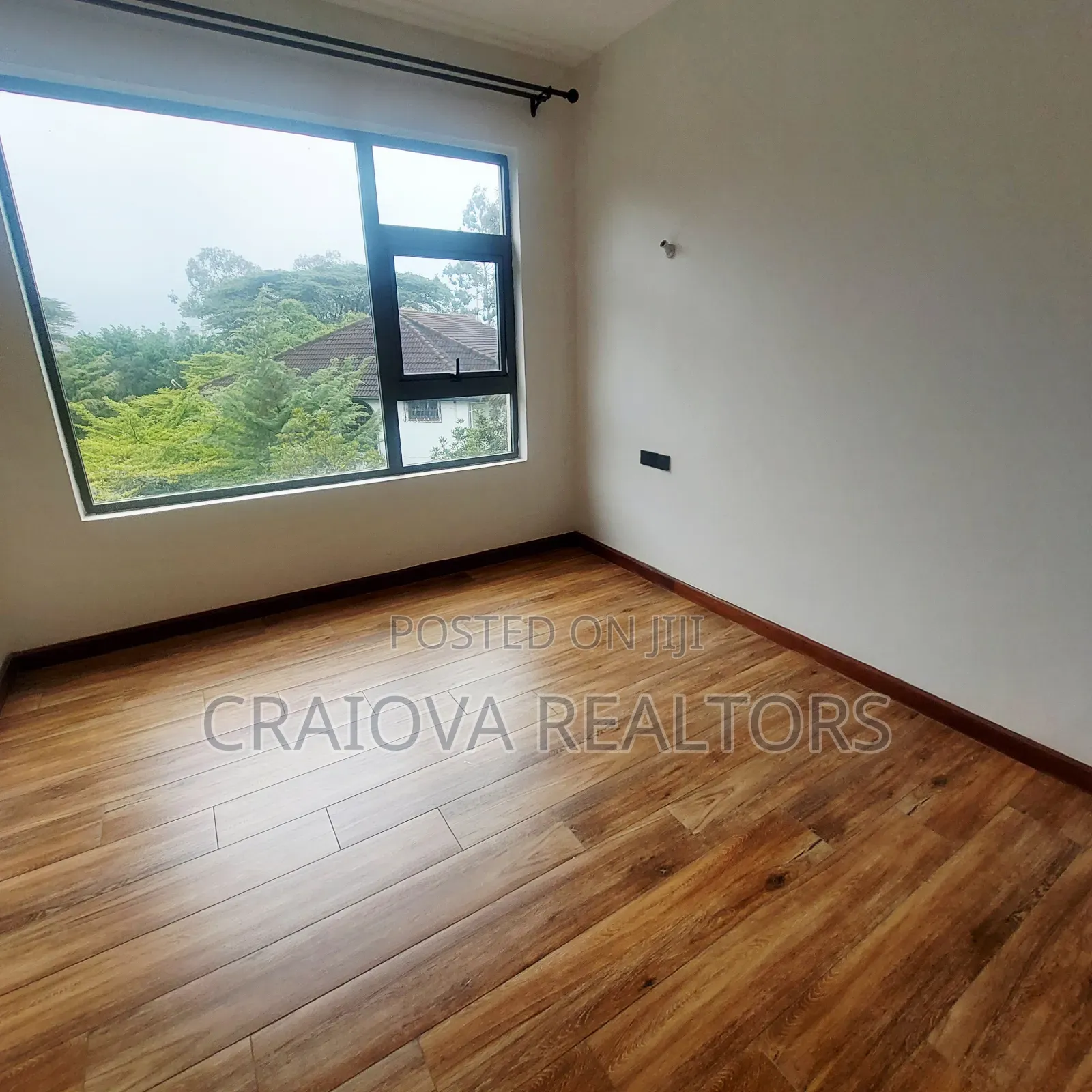 6bdrm Villa in Valley Arcade for sale