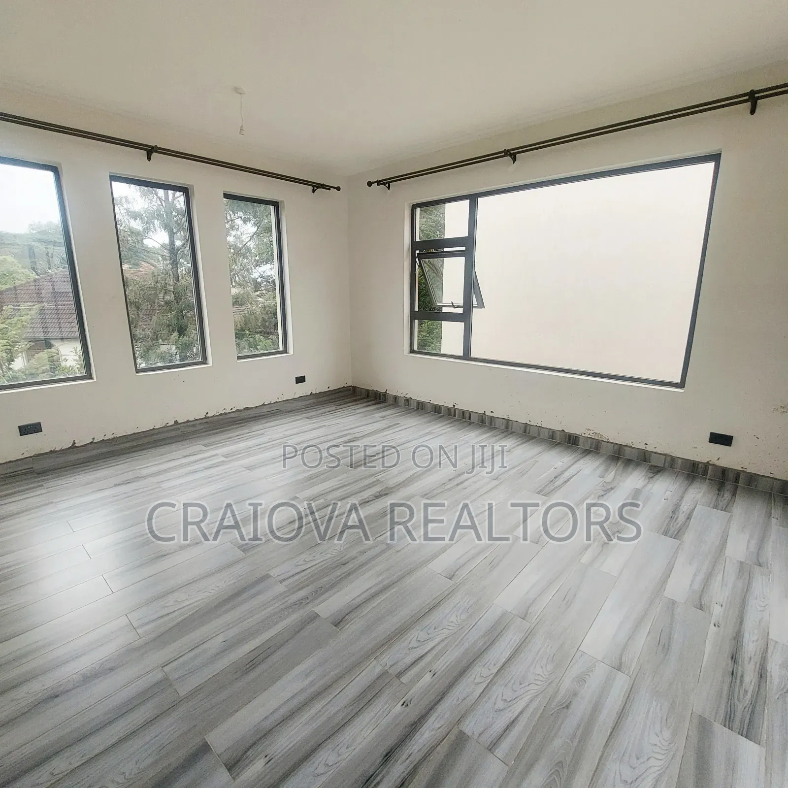 6bdrm Villa in Valley Arcade for sale