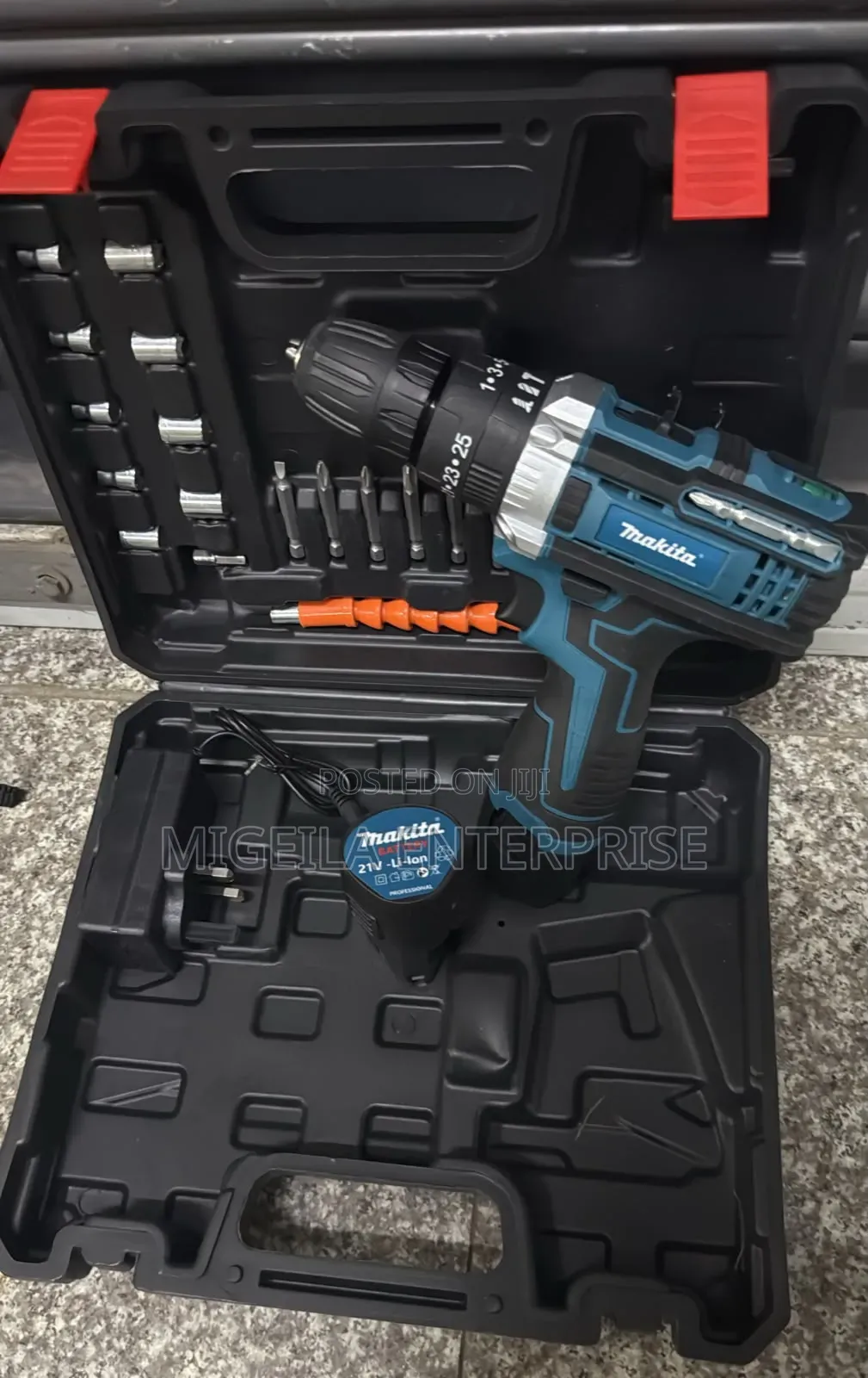 21 Volts Makita