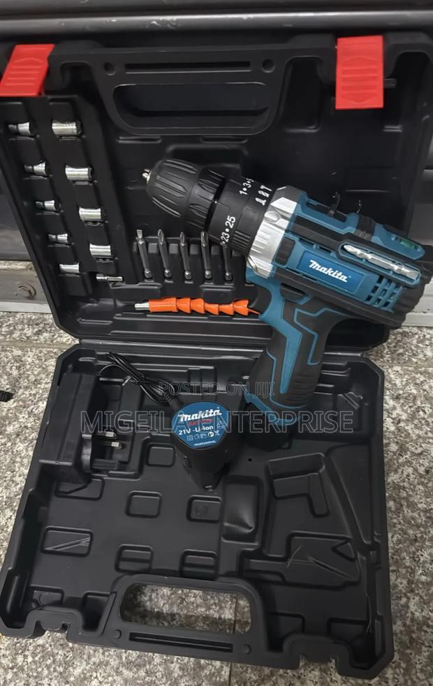 21 Volts Makita