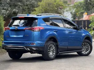 Toyota RAV4 2018 Blue