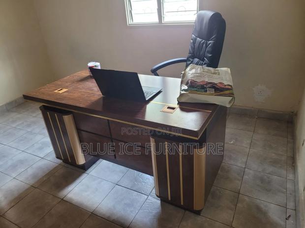 High Quality Executive Desk - thumbnail 2