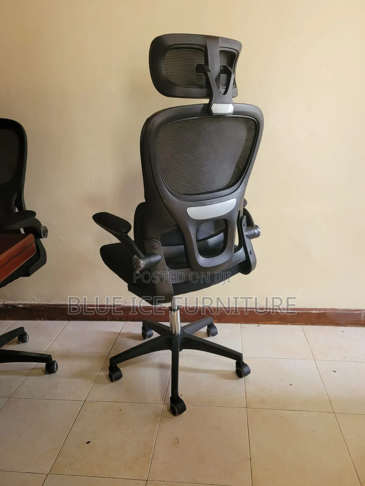 Office Headrest Chair With Flipping Hand