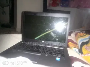 Laptop HP EliteBook 840 G2 4GB Intel Core i5 SSD 256GB