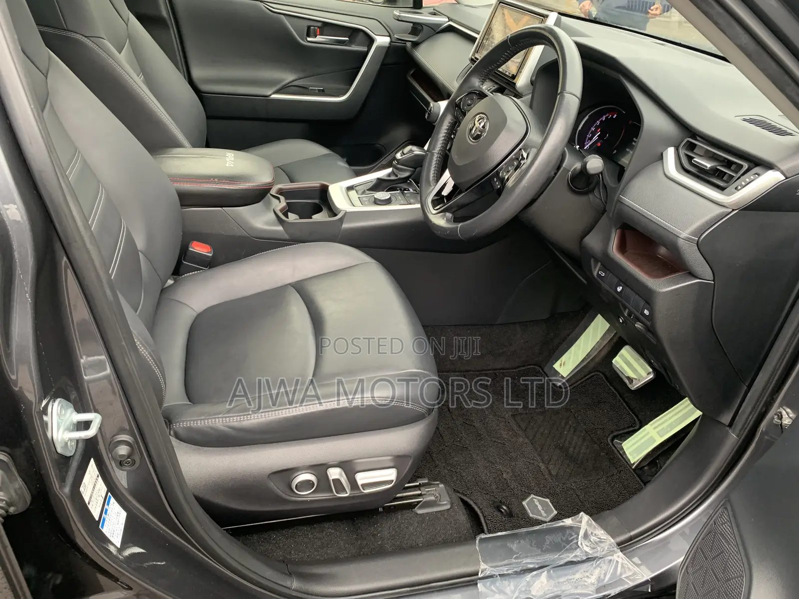 Toyota RAV4 Limited AWD 2019 Silver