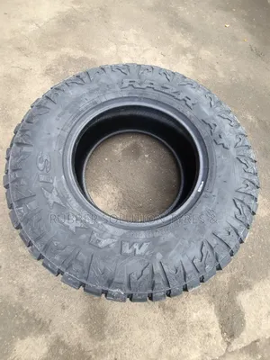 Lt 285 /70 R17 Maxxis Tyres Razr a/T-811 All-Terrain
