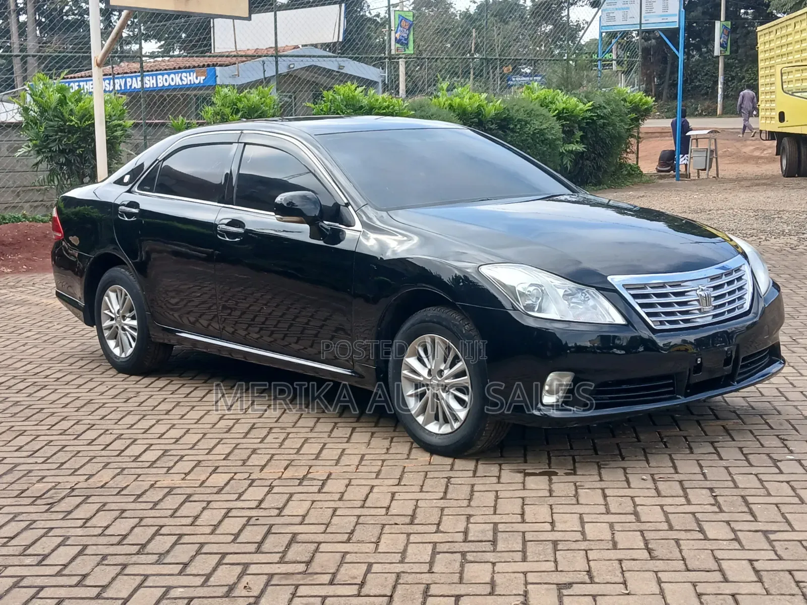 Toyota Crown 2012 Black