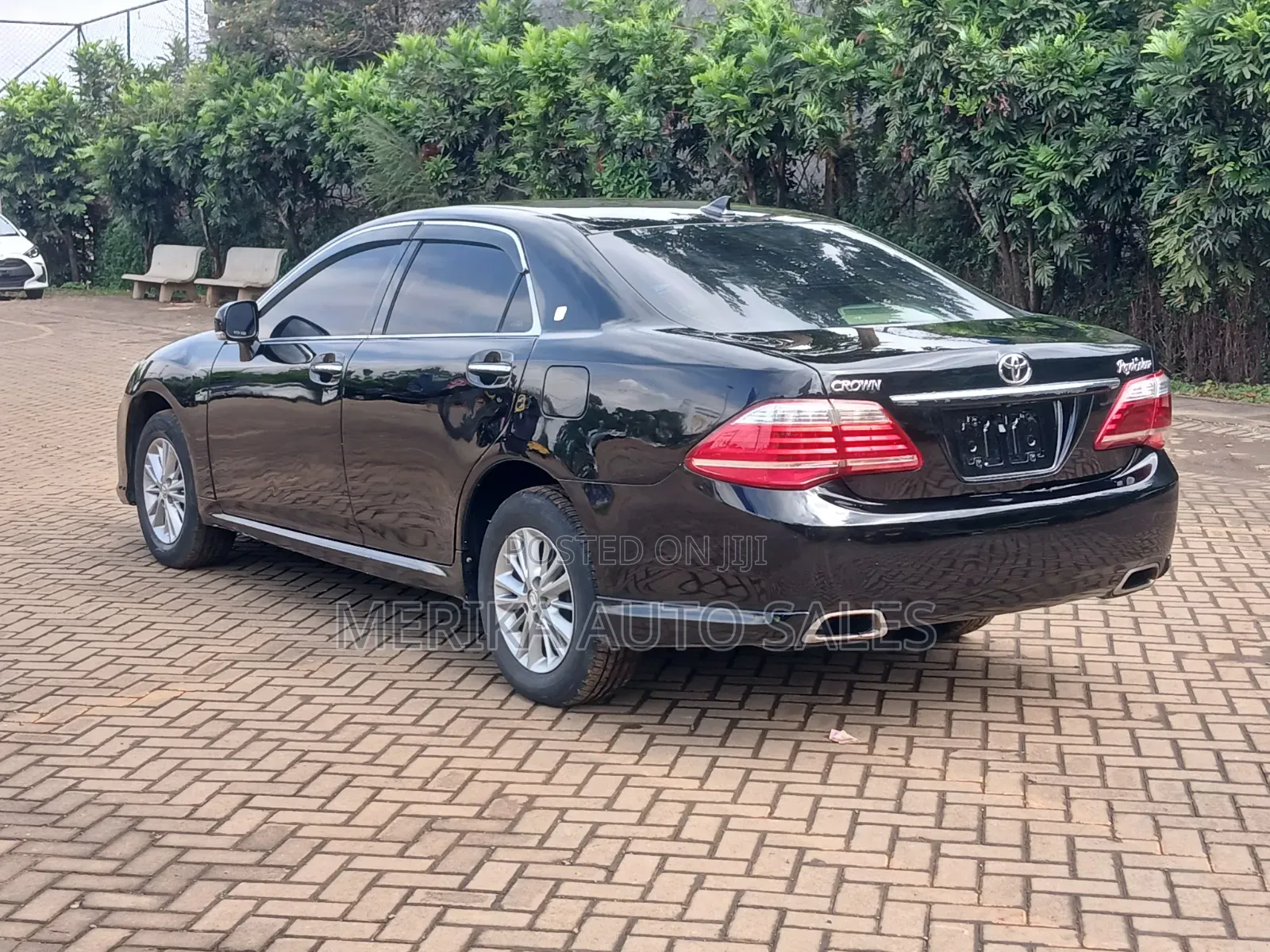 Toyota Crown 2012 Black
