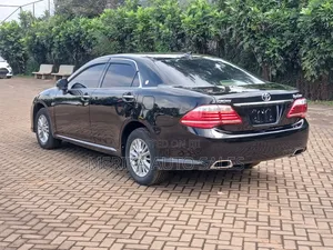 Toyota Crown 2012 Black