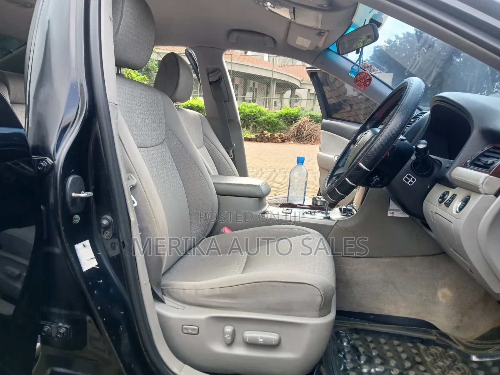 Toyota Crown 2012 Black