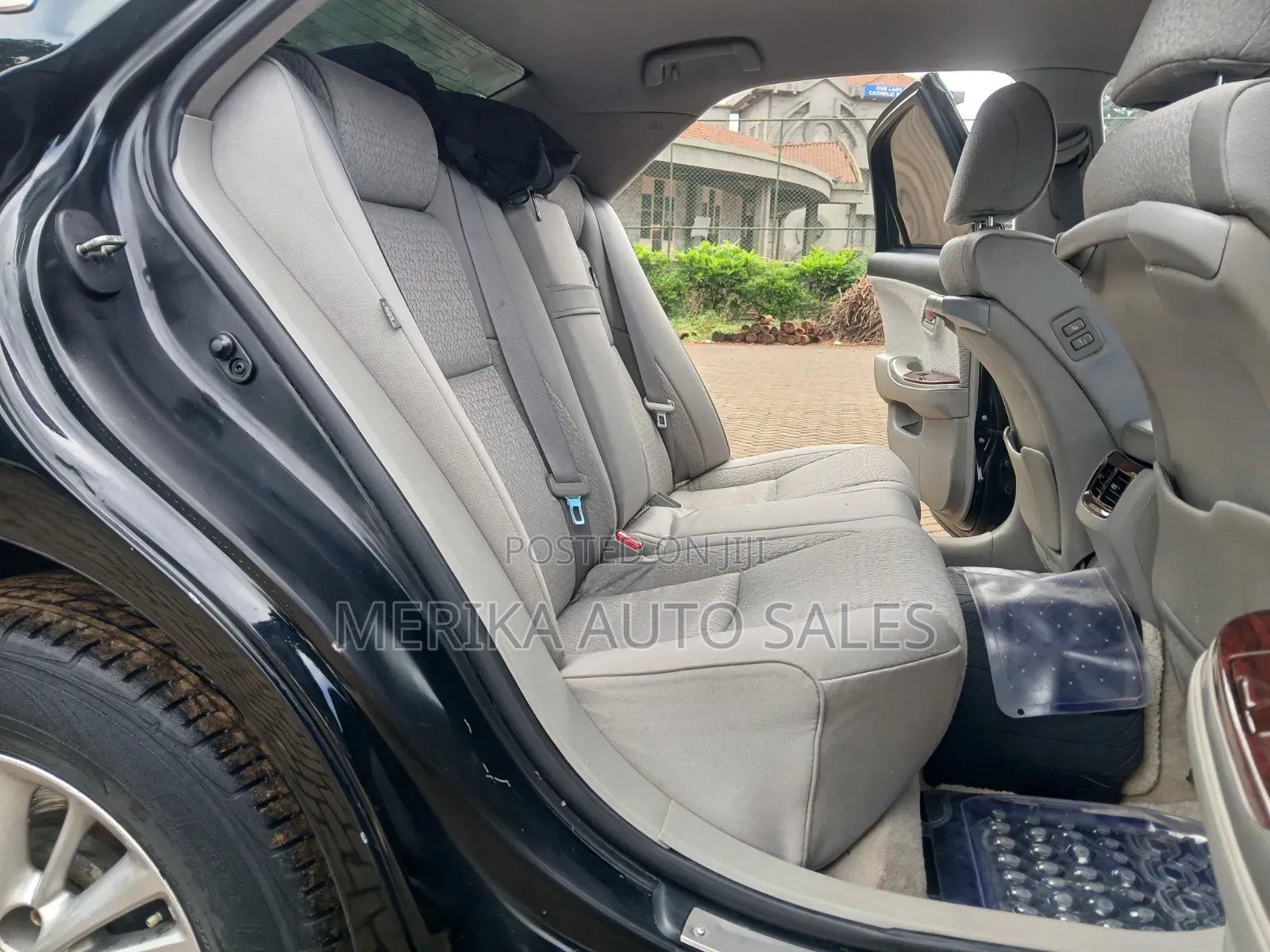 Toyota Crown 2012 Black
