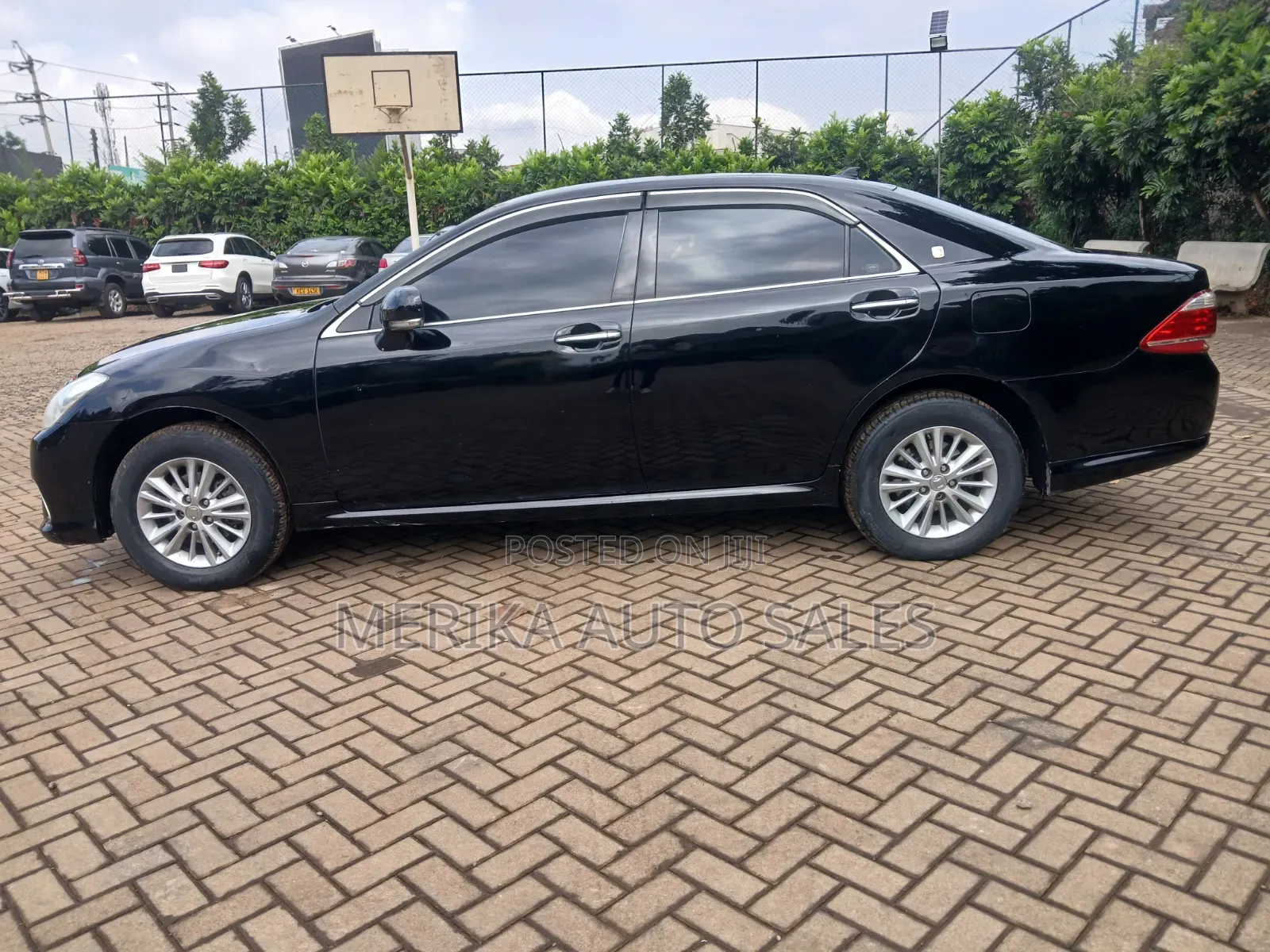 Toyota Crown 2012 Black