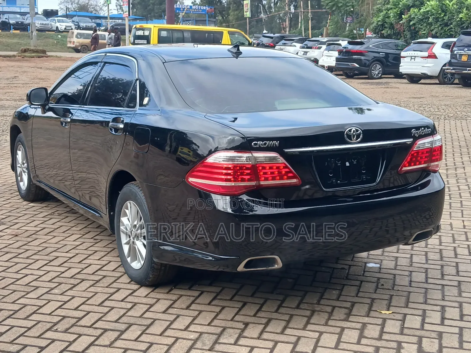 Toyota Crown 2012 Black
