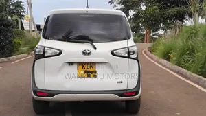 Toyota Sienta 2016 White