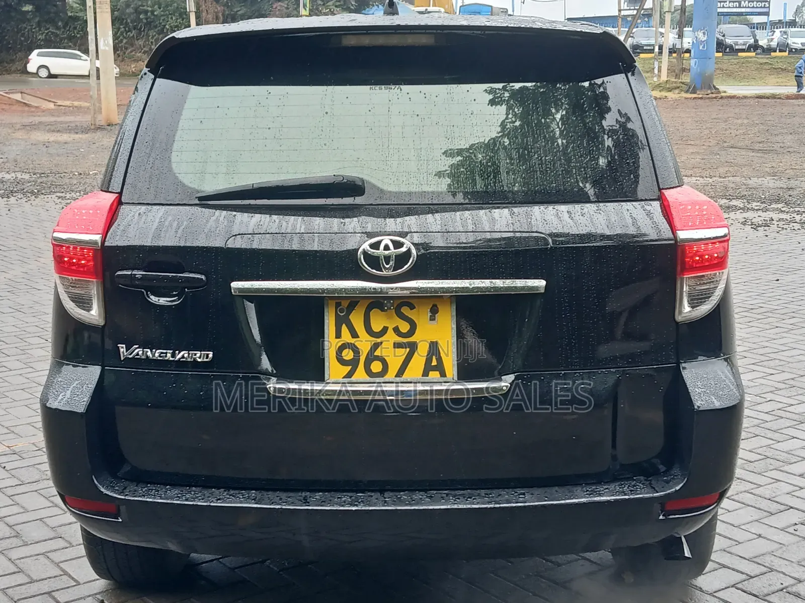 Toyota Vanguard 2011 Black