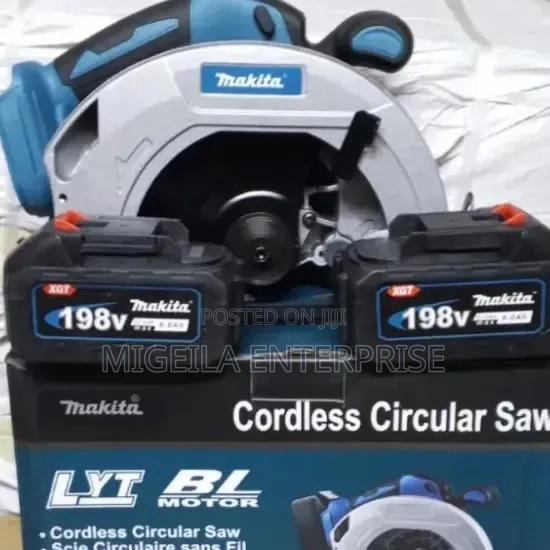 Cordless Circular Saw With Blade