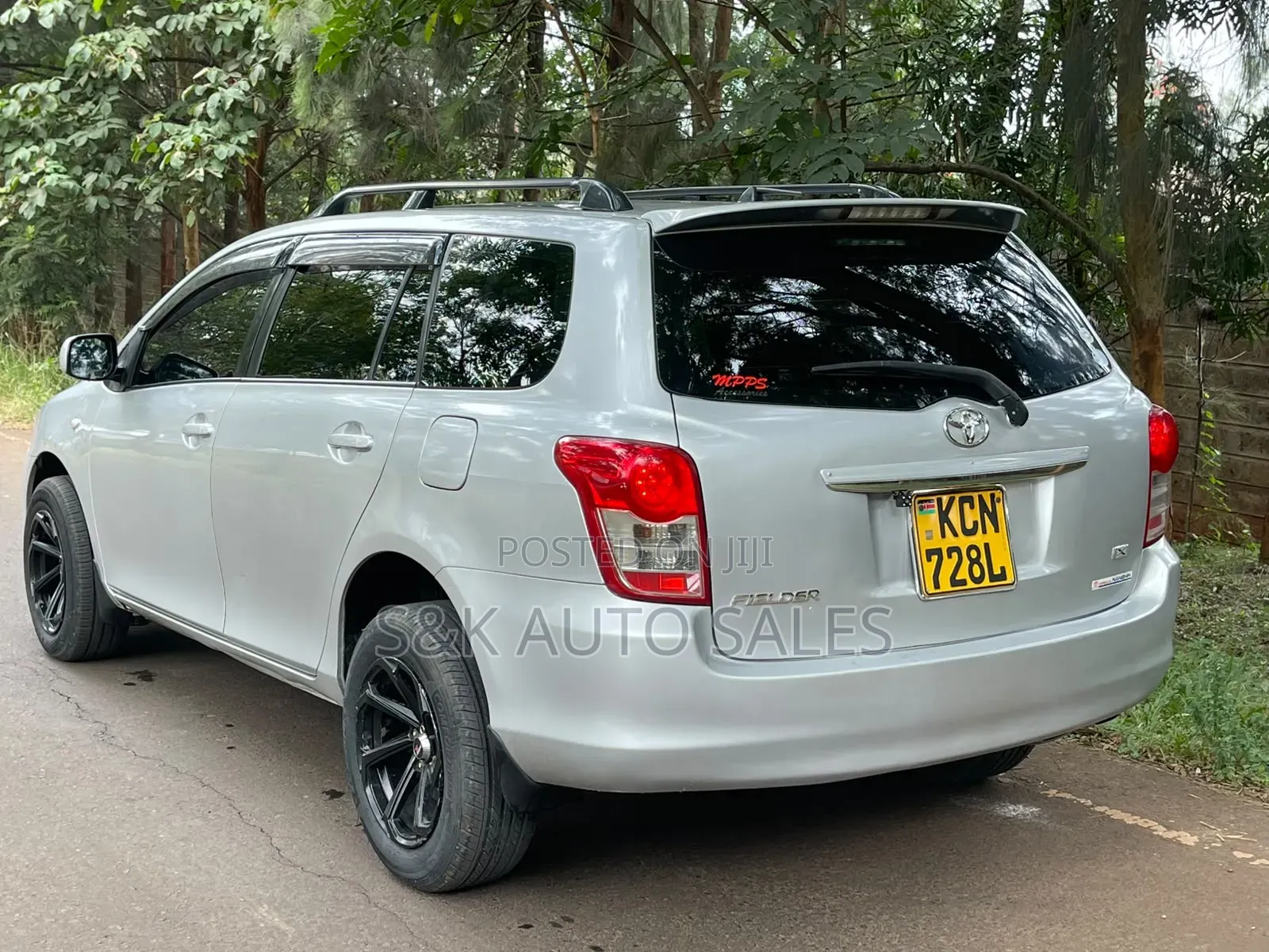Toyota Corolla Fielder 2010 Silver