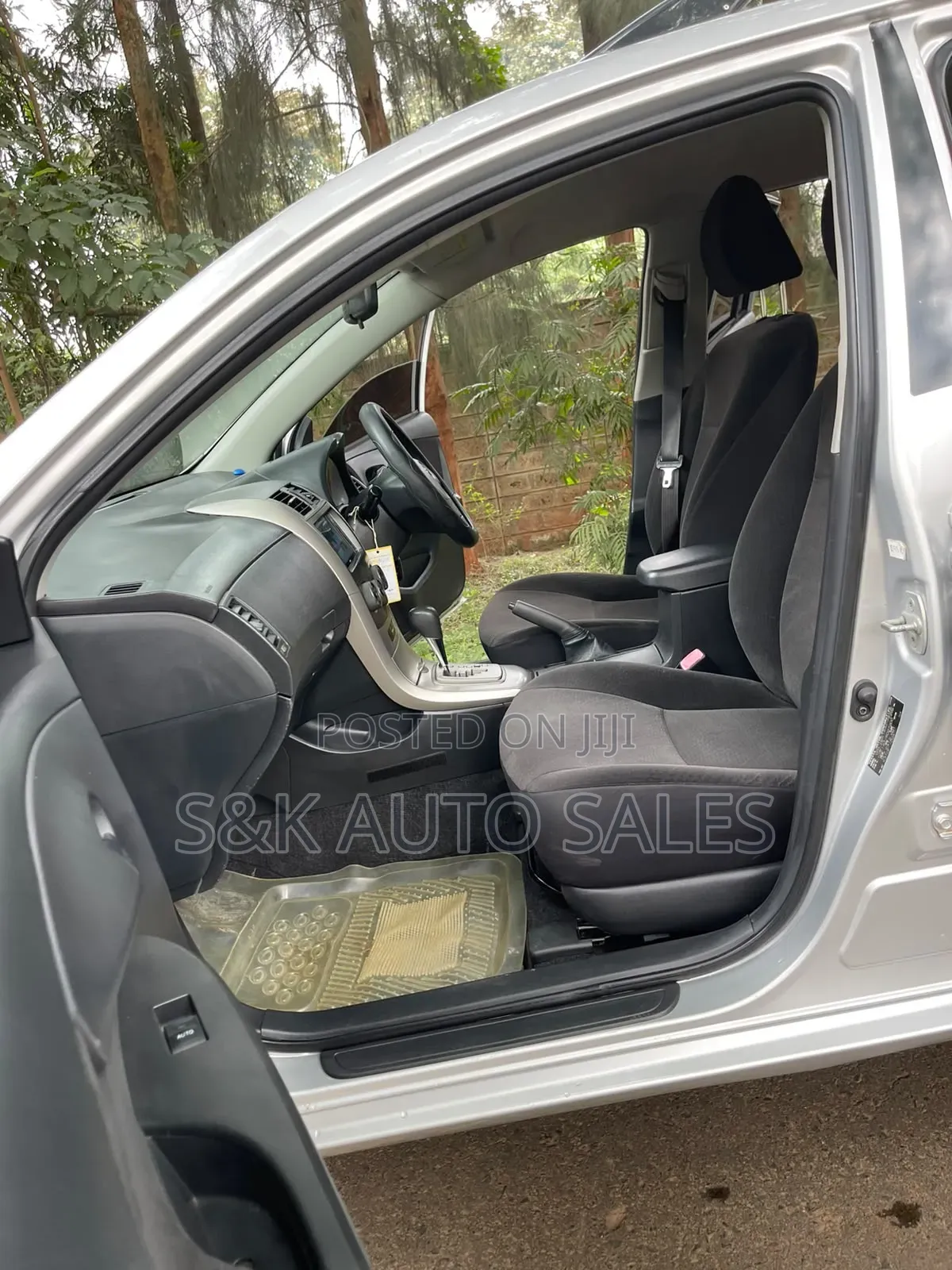 Toyota Corolla Fielder 2010 Silver