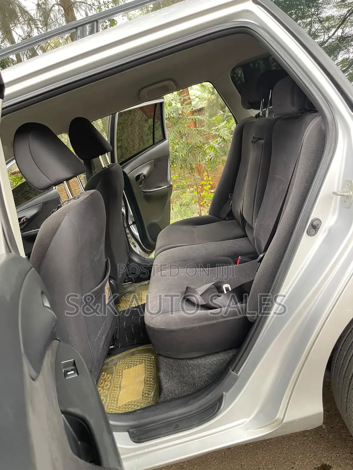 Toyota Corolla Fielder 2010 Silver