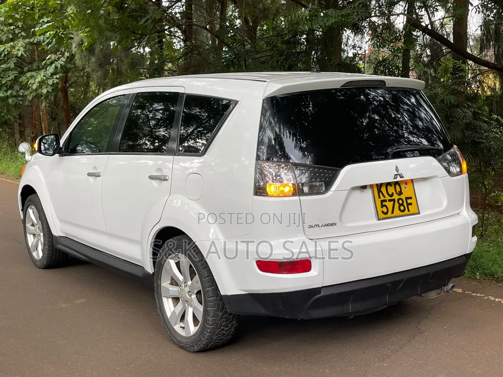Mitsubishi Outlander 2012 White
