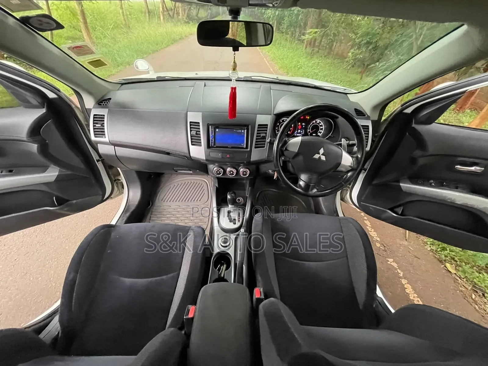 Mitsubishi Outlander 2012 White