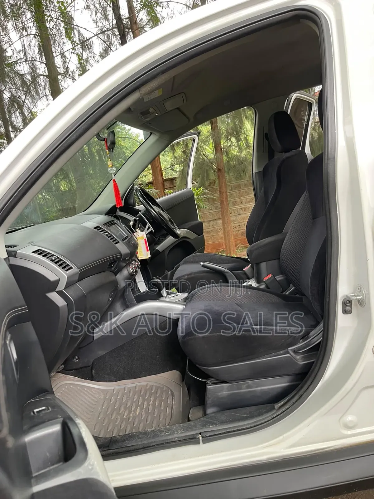 Mitsubishi Outlander 2012 White