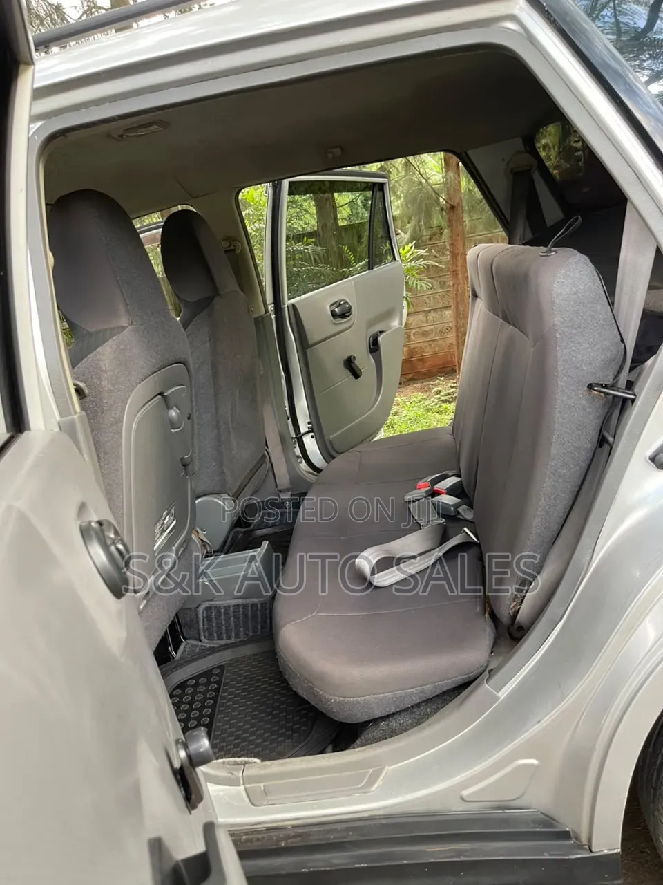 Nissan Advan 2014 Silver
