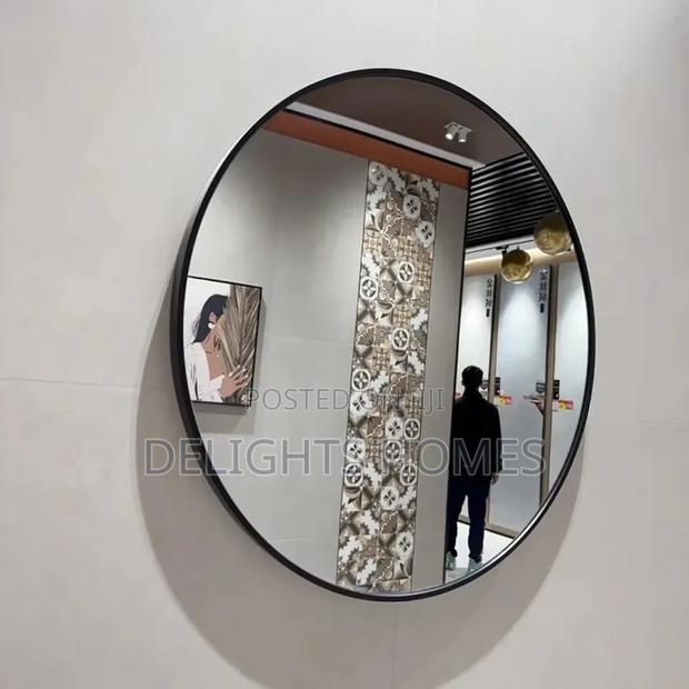 Circular Designed Classy Refined Decorative Mirror_wh - thumbnail 2