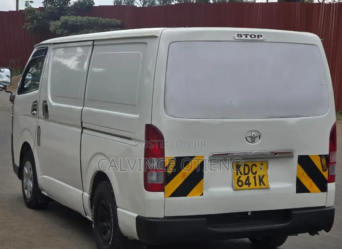 Toyota HiAce 2014 White