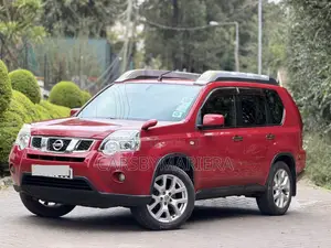 Nissan X-Trail 2.0 Petrol XE 2012 Red