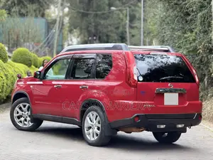 Nissan X-Trail 2.0 Petrol XE 2012 Red