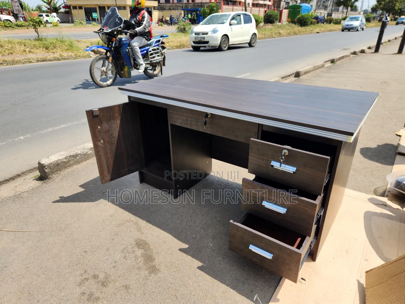 Executive Office Desk With Drawers