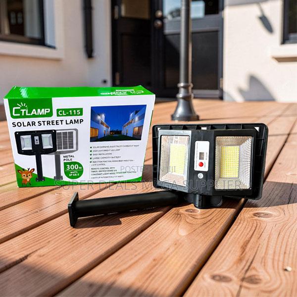 300w Double Sided Led Solar Street Light For Maximum Brightness - thumbnail 2