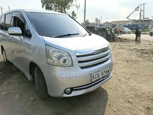 Toyota Noah 2008 Silver