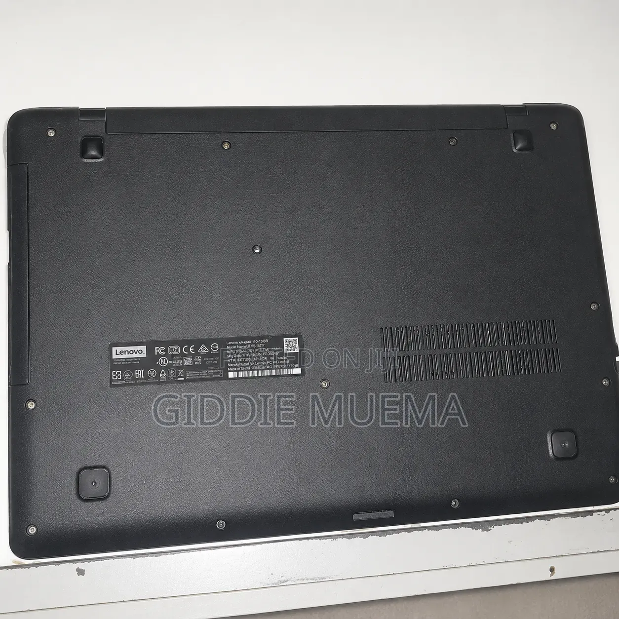 Laptop Lenovo IdeaPad 110 4GB Intel Celeron HDD+SSD 500GB