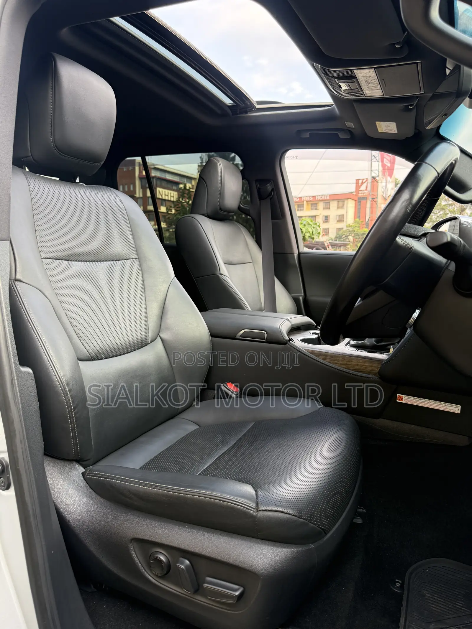 Toyota Land Cruiser LC300 2022 Silver